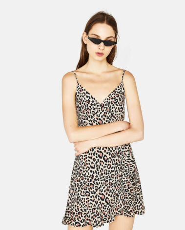 Strappy dress with knot